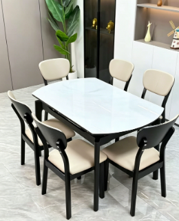 4,6 seater dining table