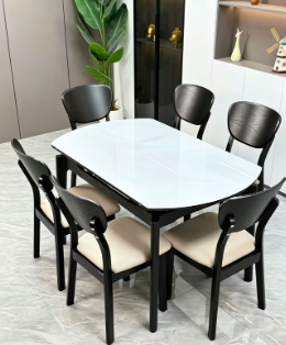 4,6 seater dining table